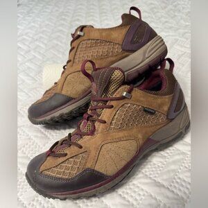 Merrell Woman Lady Female Size 10 Brown Hiking Shoes Waterproof Footwear